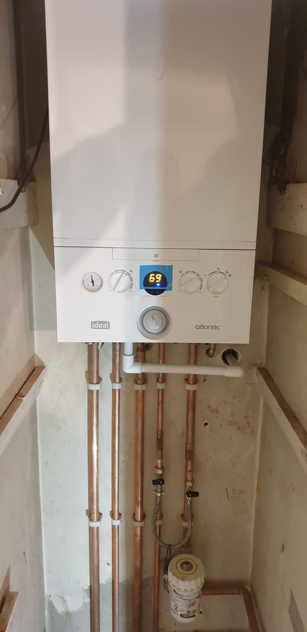 New Ideal combi boiler installed by DJ's Plumbing